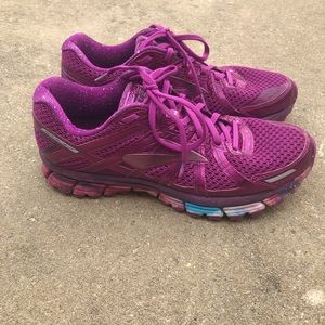 Brooks GTS 17
